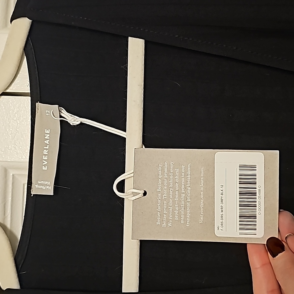 Everlane Wrap Dress - Picture 4 of 8